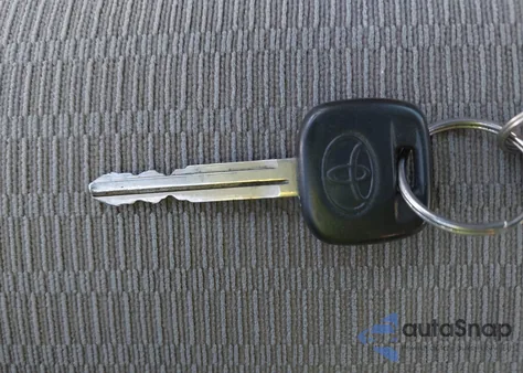 2005 Toyota Camry Le z USA, uszkodzony, nr VIN 4T1BE32K25U603697